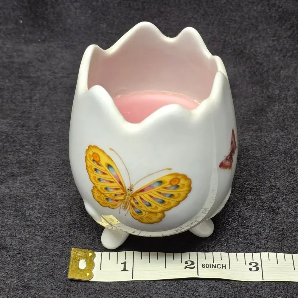 Butterfly Counterpoint Ceramic Cracked Egg Design Candle